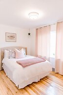 Gorgeous Bungalow With a Backyard Deck