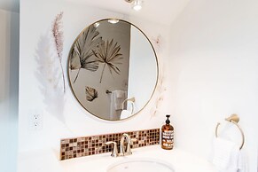 Gorgeous Bungalow With a Backyard Deck