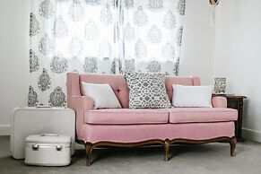 Gorgeous Bungalow With a Backyard Deck