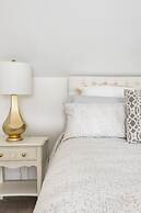 Gorgeous Bungalow With a Backyard Deck