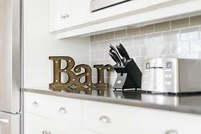 Gorgeous Bungalow With a Backyard Deck