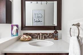 Gorgeous Bungalow With a Backyard Deck