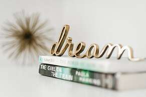 Gorgeous Bungalow With a Backyard Deck