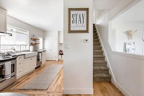 Gorgeous Bungalow With a Backyard Deck