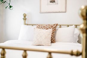 Gorgeous Bungalow With a Backyard Deck