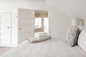 Gorgeous Bungalow With a Backyard Deck