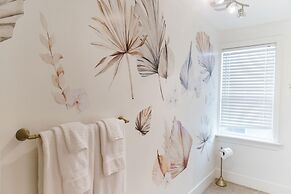 Gorgeous Bungalow With a Backyard Deck