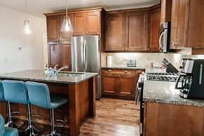 Lakefront Beachfront top Floor Condo w Pool