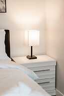 Lakefront Beachfront top Floor Condo w Pool