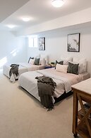 DT 3-lvl Townhouse w Rooftop Patio