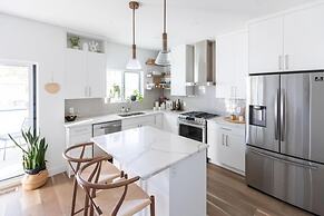 DT 3-lvl Townhouse w Rooftop Patio