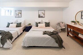 DT 3-lvl Townhouse w Rooftop Patio