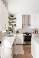 DT 3-lvl Townhouse w Rooftop Patio