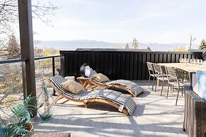 DT 3-lvl Townhouse w Rooftop Patio