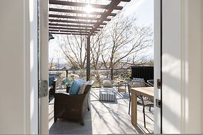 DT 3-lvl Townhouse w Rooftop Patio
