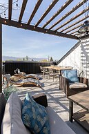 DT 3-lvl Townhouse w Rooftop Patio