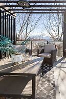 DT 3-lvl Townhouse w Rooftop Patio