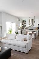 DT 3-lvl Townhouse w Rooftop Patio