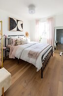 DT 3-lvl Townhouse w Rooftop Patio