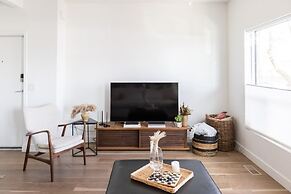 DT 3-lvl Townhouse w Rooftop Patio