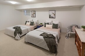 DT 3-lvl Townhouse w Rooftop Patio