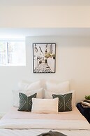 DT 3-lvl Townhouse w Rooftop Patio