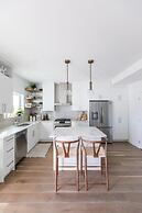 DT 3-lvl Townhouse w Rooftop Patio