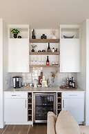 DT 3-lvl Townhouse w Rooftop Patio