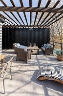 DT 3-lvl Townhouse w Rooftop Patio