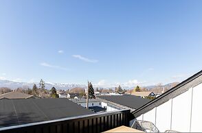 DT 3-lvl Townhouse w Rooftop Patio