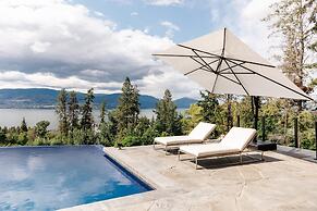 Lakeview Luxury Home in Vineyard w Infinity Pool hot tub