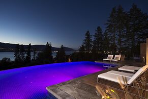 Lakeview Luxury Home in Vineyard w Infinity Pool hot tub