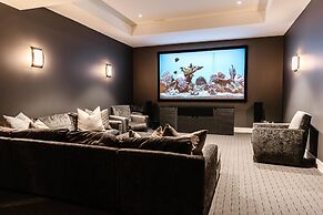 Lakeview Luxury Home in Vineyard w Infinity Pool hot tub