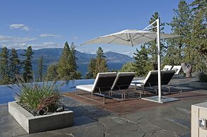 Lakeview Luxury Home in Vineyard w Infinity Pool hot tub