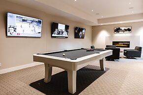 Lakeview Luxury Home in Vineyard w Infinity Pool hot tub