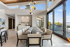 Lakeview Luxury Home in Vineyard w Infinity Pool hot tub