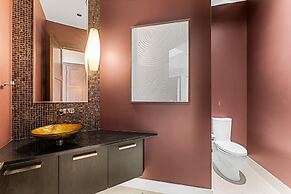 Lakeview Luxury Home in Vineyard w Infinity Pool hot tub