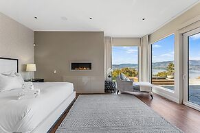 Lakeview Luxury Home in Vineyard w Infinity Pool hot tub