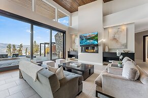 Lakeview Luxury Home in Vineyard w Infinity Pool hot tub