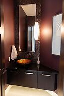 Lakeview Luxury Home in Vineyard w Infinity Pool hot tub