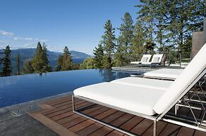 Lakeview Luxury Home in Vineyard w Infinity Pool hot tub