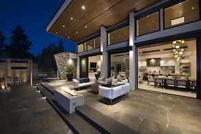 Lakeview Luxury Home in Vineyard w Infinity Pool hot tub