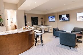 Lakeview Luxury Home in Vineyard w Infinity Pool hot tub