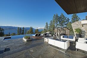 Lakeview Luxury Home in Vineyard w Infinity Pool hot tub