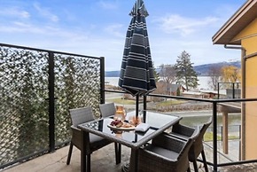 Beachfront Lakeview Condo at Barona