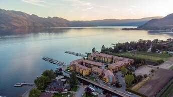 Beachfront Lakeview Condo at Barona