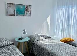 2 bed apartment Ocean Drive Country Bldg