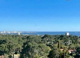 2 bed apartment Ocean Drive Country Bldg