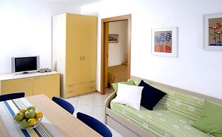 Comfortable Flat for 4 Guests by the Beach