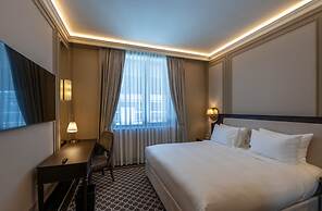 GoldenEye Hotel & Casino